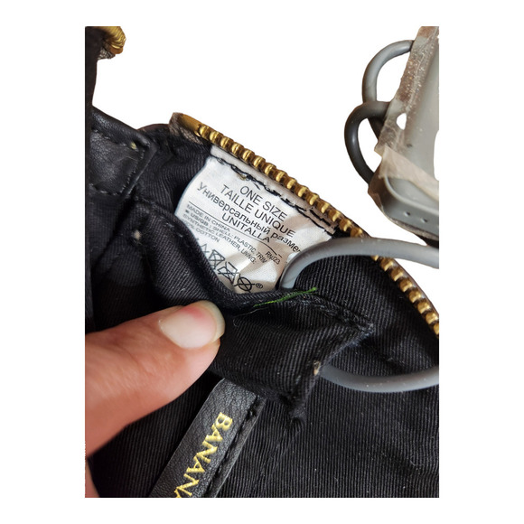 Banana Rebublic power up charging pack w carrying case. NWT - Picture 5 of 14